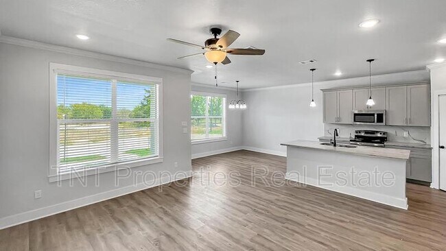 Building Photo - 2101 Jax Dr
