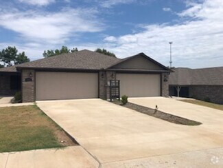 Building Photo - 9105 Chanel Pl