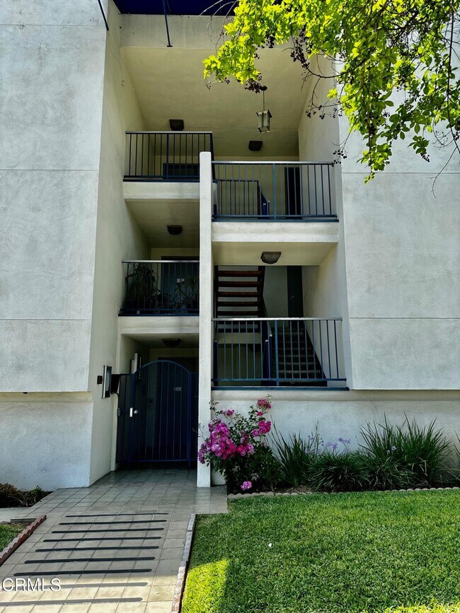 Foto del edificio - 285 S Sierra Madre Blvd