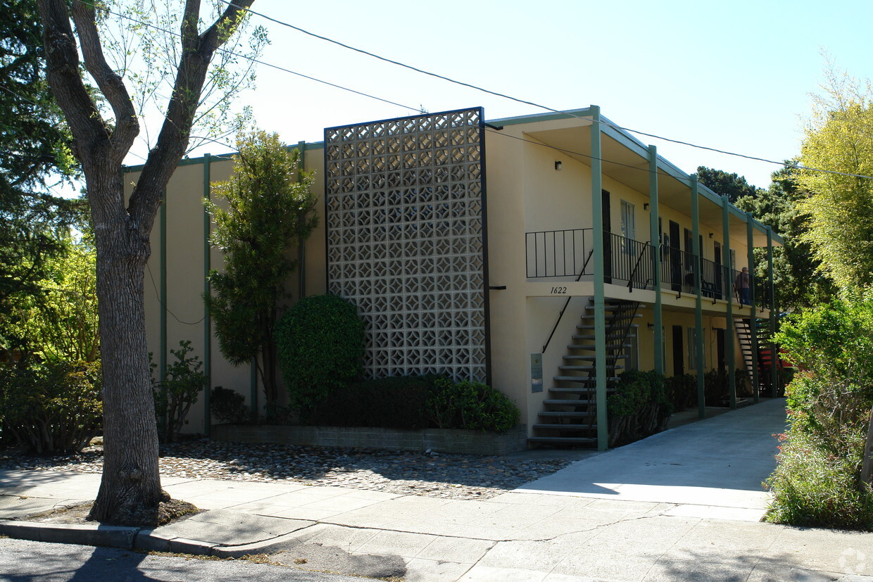 Primary Photo - 1622 Parker St