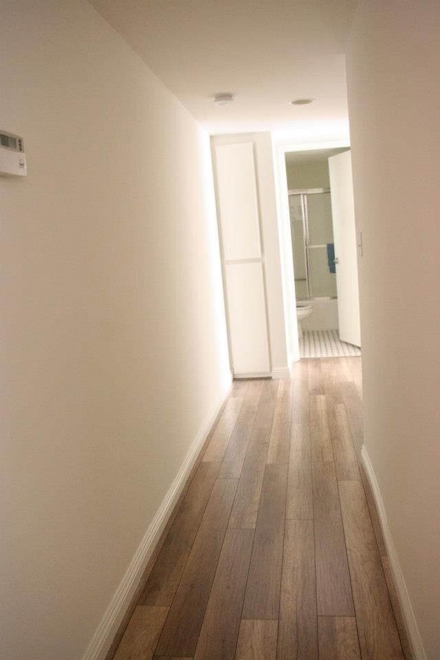 hallway bedrooms on opposite sides of the unit - 2121 Beloit Ave