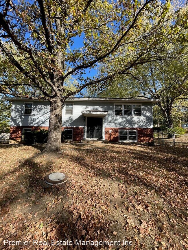 Building Photo - 3 br, 1.5 bath House - 7500 E 76th St