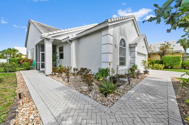 Foto del edificio - 8319 Horseshoe Bay Rd