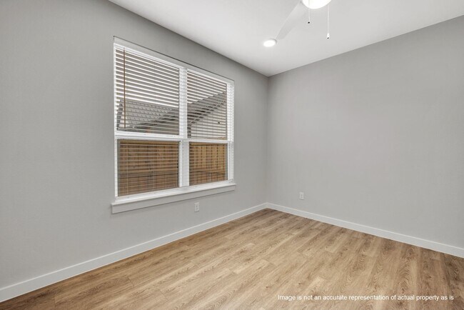 Building Photo - 10125 Danielson Grv Dr