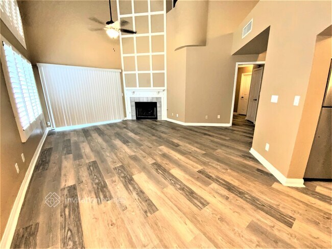 Building Photo - 2916 Sterling Silver St
