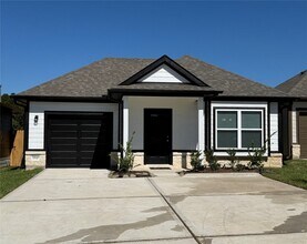 Building Photo - 11840 E Gate Dr Building Photo - 11840 E Gate Dr