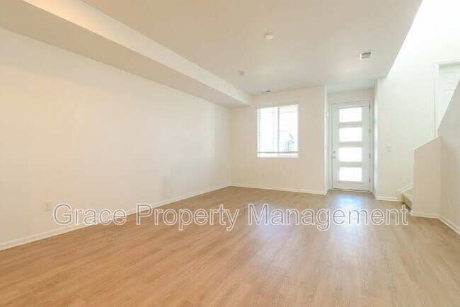 Foto del edificio - 9681 Truckee St