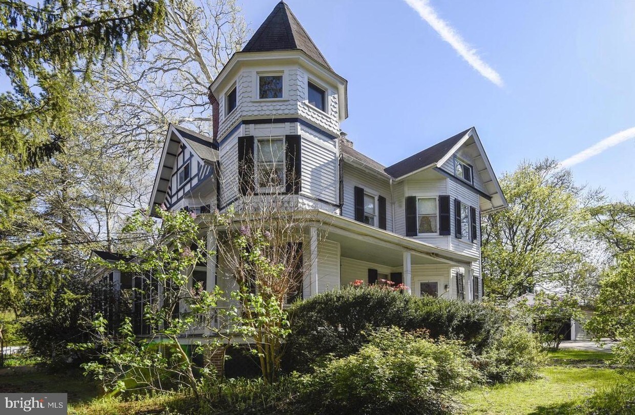 Foto del edificio - 10304 Kensington Pkwy