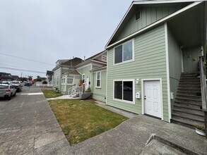 Building Photo - 204 W Del Norte St