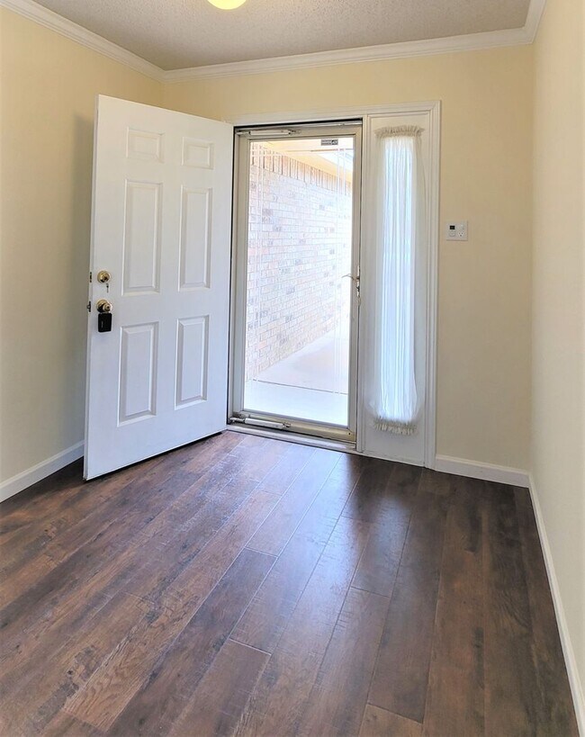 Foto del edificio - VERY NICE 3/2/2 IN SOUTH MESA FOR LEASE!
