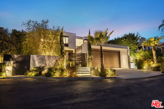 Building Photo - 1305 Collingwood Pl