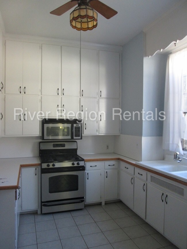 Building Photo - 529 Felder Ave