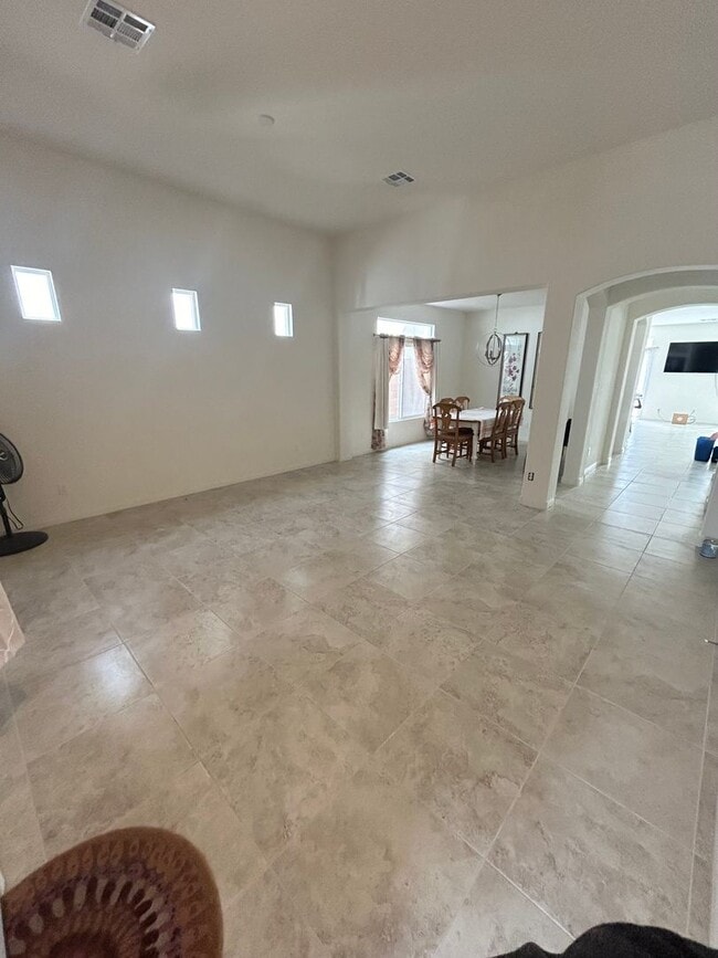 Building Photo - **Beautiful 3 Bedroom 3 1/2 Bath Home in d...