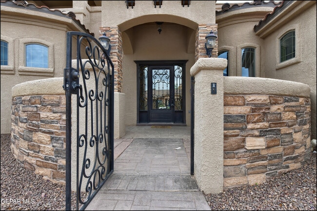 Building Photo - 6304 Franklin Trail Drive