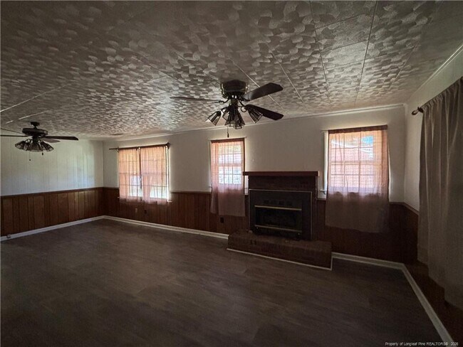 Building Photo - 3012 Cedar Creek Rd
