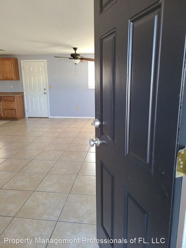 Foto del edificio - 1 br, 1 bath House - 3394 74th Ave N - Unit B