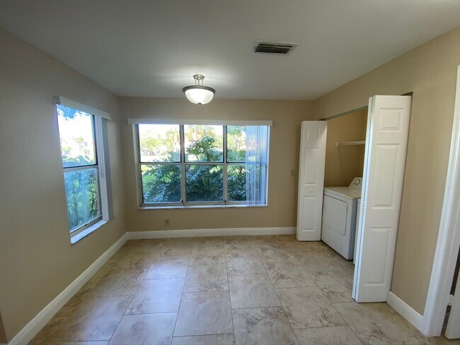 Building Photo - 3450 Pinewalk Dr N