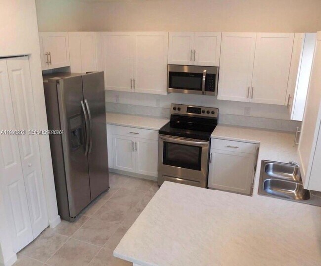 Foto del edificio - 407 NE 208th Terrace