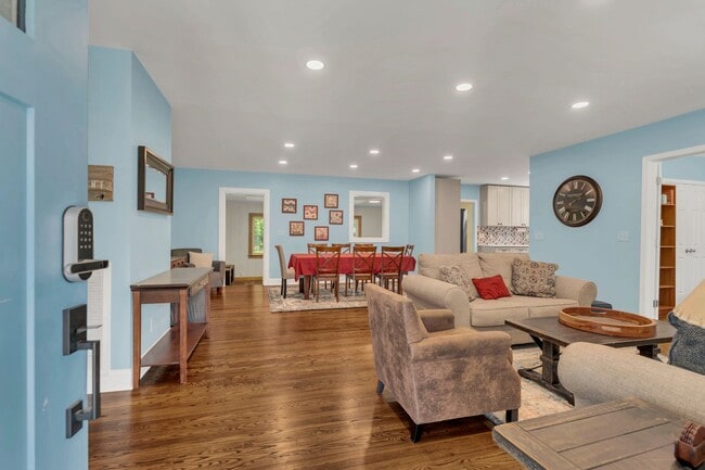 Photo - 303 1st Ave House