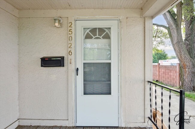 Building Photo - $1,350 - 3 Bed / 1 Bath House in Eastpointe