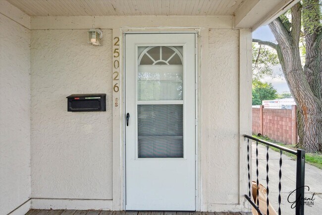 Foto del edificio - $1,350 - 3 Bed / 1 Bath House in Eastpointe