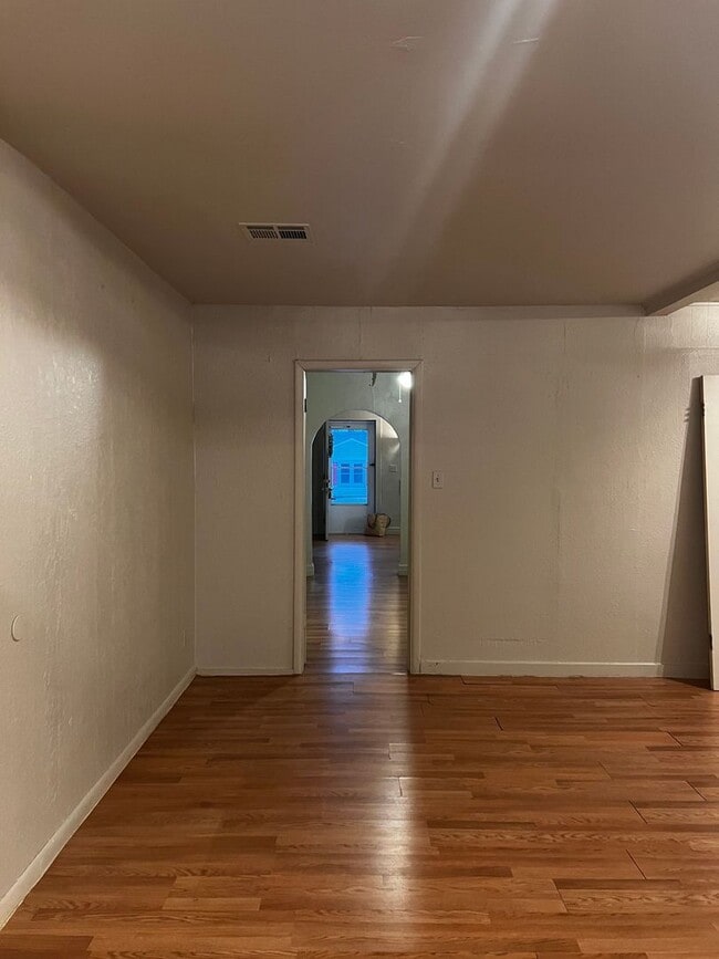 Foto del edificio - 1613 E Park Pl