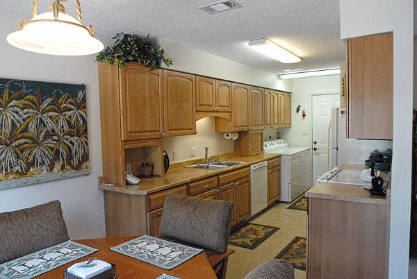 Kitchen - 3120 Bay St