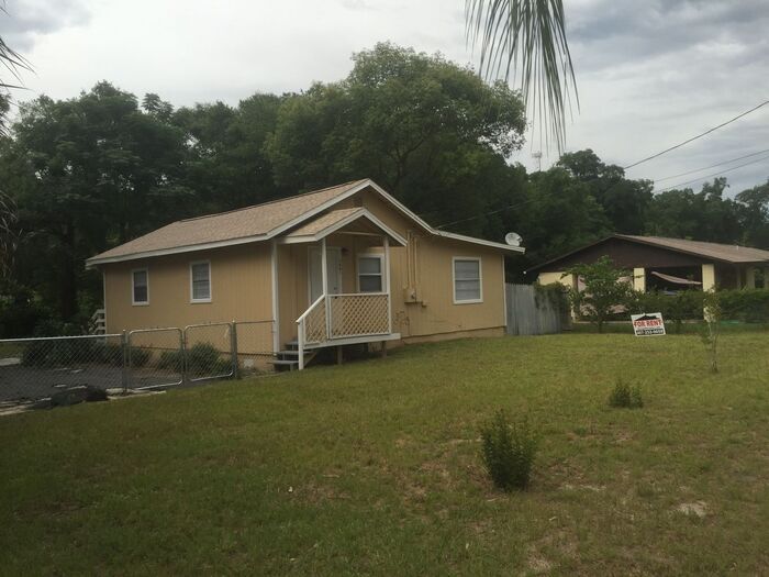 2/1 For Rent in Deland for 975/mo House for Rent in DeLand, FL