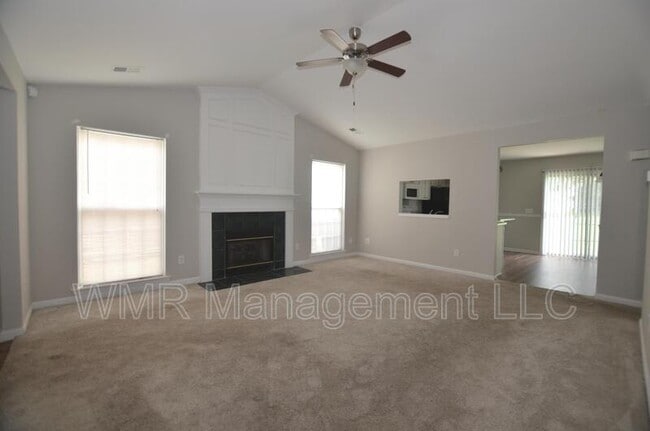 Foto del edificio - 7434 Stone Mountain Ct