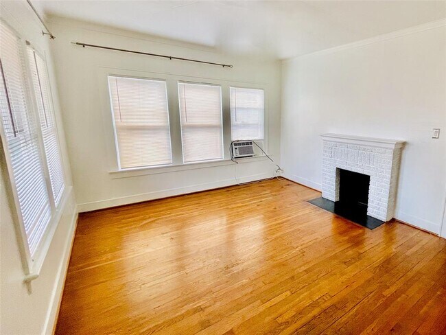 Foto del edificio - 320 W Polk St