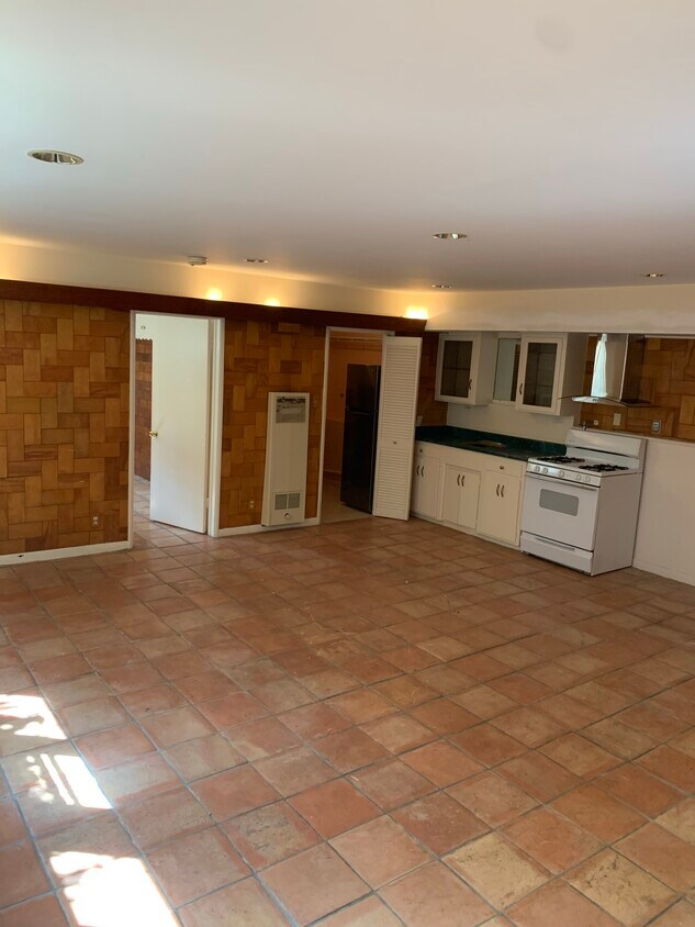 Kitchen area and pantry - 1045 14th St