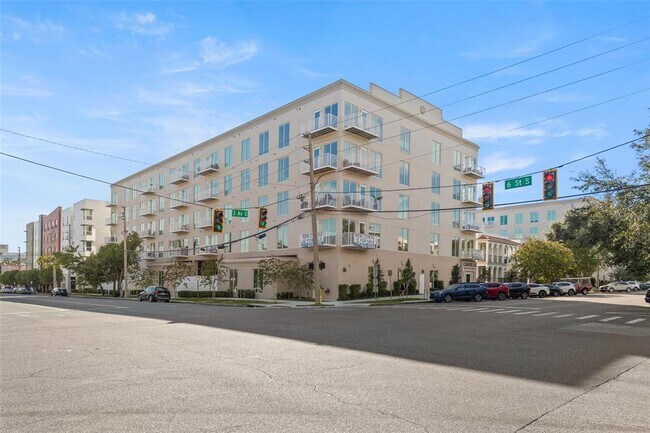 Foto del edificio - 600 3rd Ave S