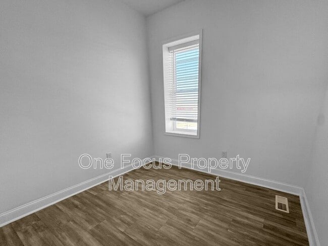 Building Photo - 1064 Mill St