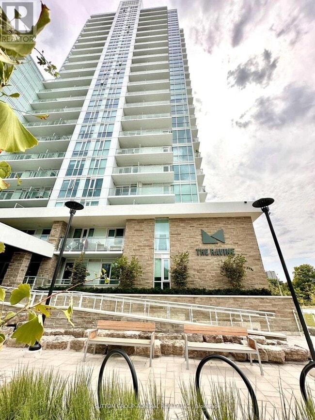 Building Photo - 10 Deerlick Ct