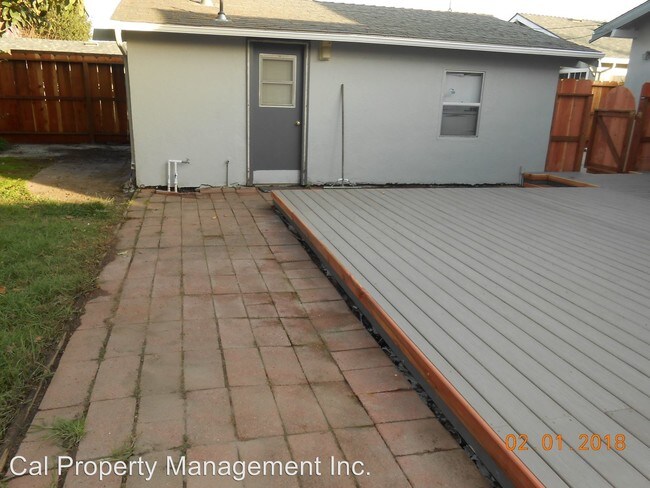 Foto del edificio - 3 br, 3 bath House - 37 WILLOW ST.