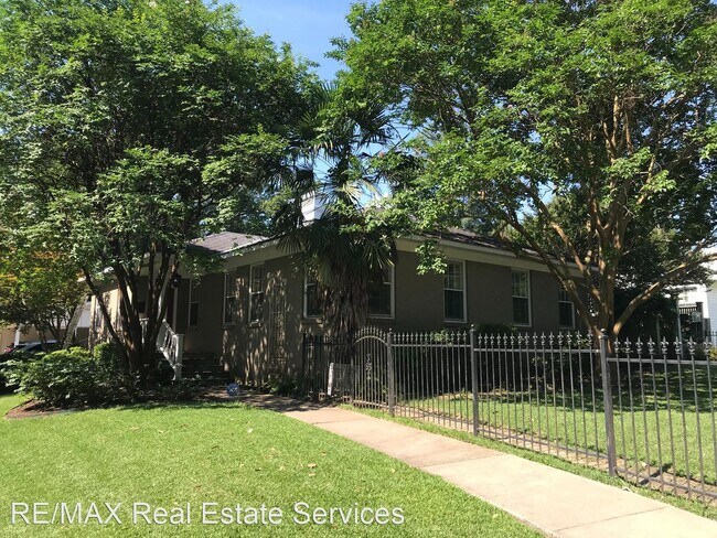 Building Photo - 4 br, 3.5 bath House - 607 Monrovia