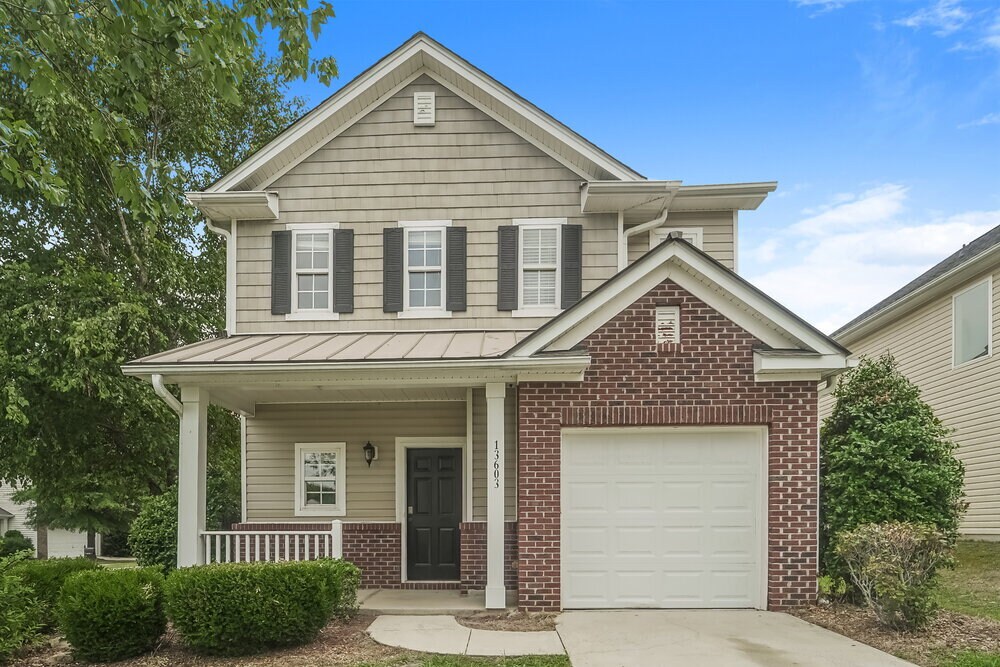 Foto principal - 13603 Riding Hill Ave