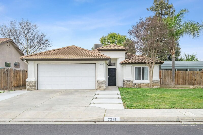 Primary Photo - 7351 N Lola Ave