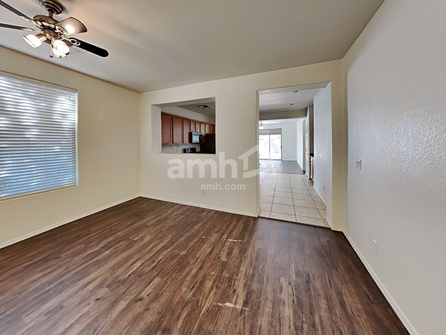 Foto del edificio - 4148 E Desert Sands Pl