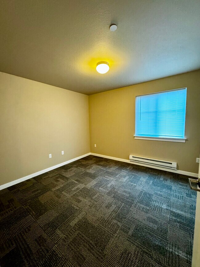 Bedroom - Winter Heights Apartments