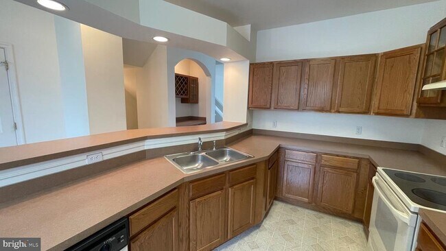 Building Photo - 4178 Waterford Dr