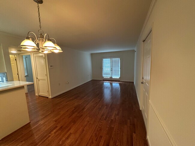 Foto del edificio - 2905 Burch Ave