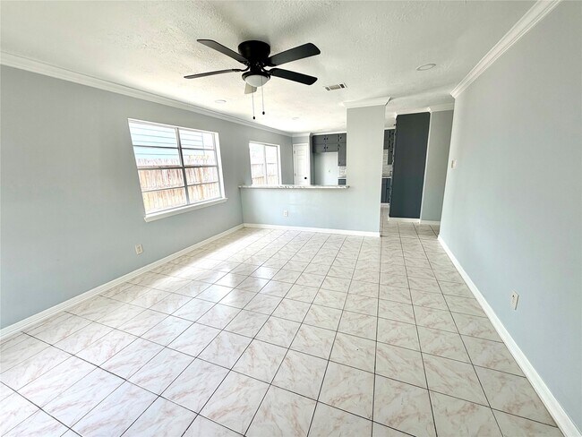 Foto del edificio - 718 Blue Rock Ct