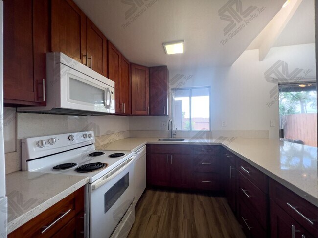 Foto del edificio - Two Bedroom, one bathroom, and two parking.
