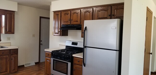 Foto del edificio - 429 W 2nd Pl