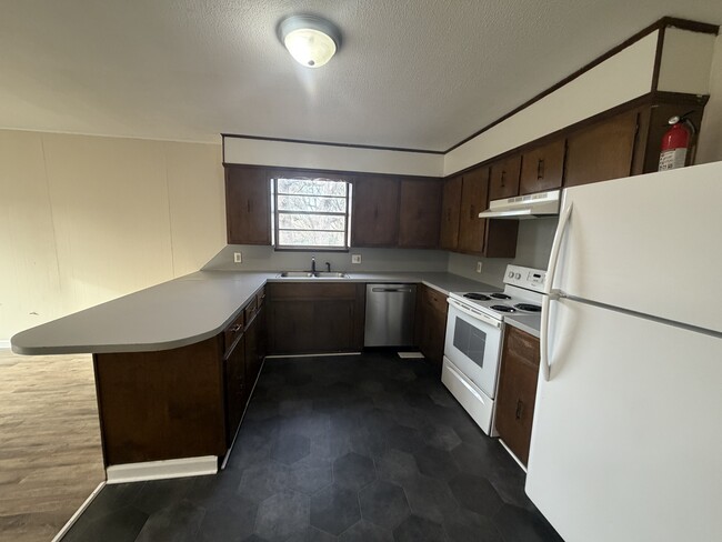 Building Photo - 113 Marble St