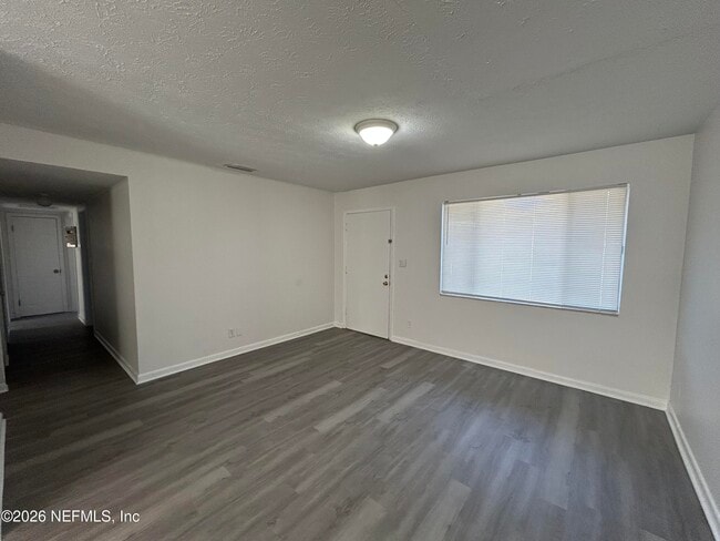 Foto del edificio - 10610 Lone Star Rd