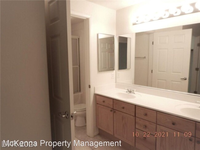 Building Photo - 2 br, 2 bath House - 401 Pine Haven #104