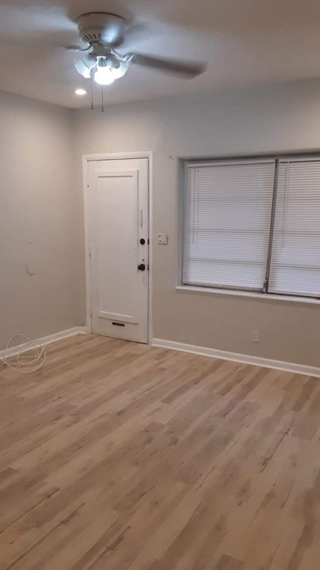 Foto del edificio - 1943 Madison St