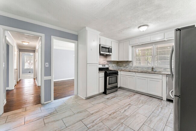 Foto del edificio - 3422 Dale Ln SW